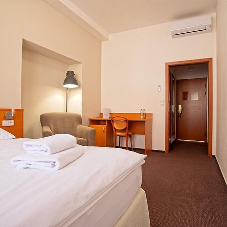 Wine Wellness Hotel Amande Hustopeče エクステリア 写真