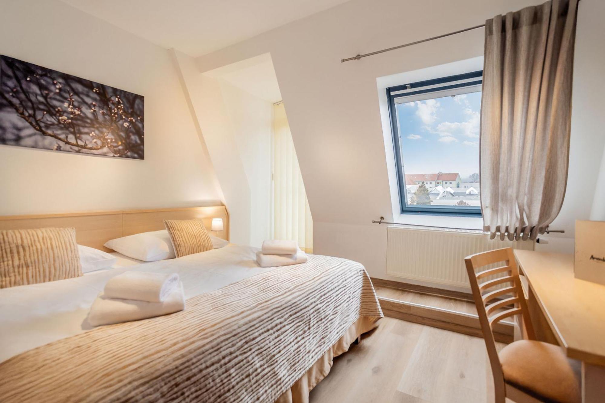 Wine Wellness Hotel Amande Hustopeče エクステリア 写真