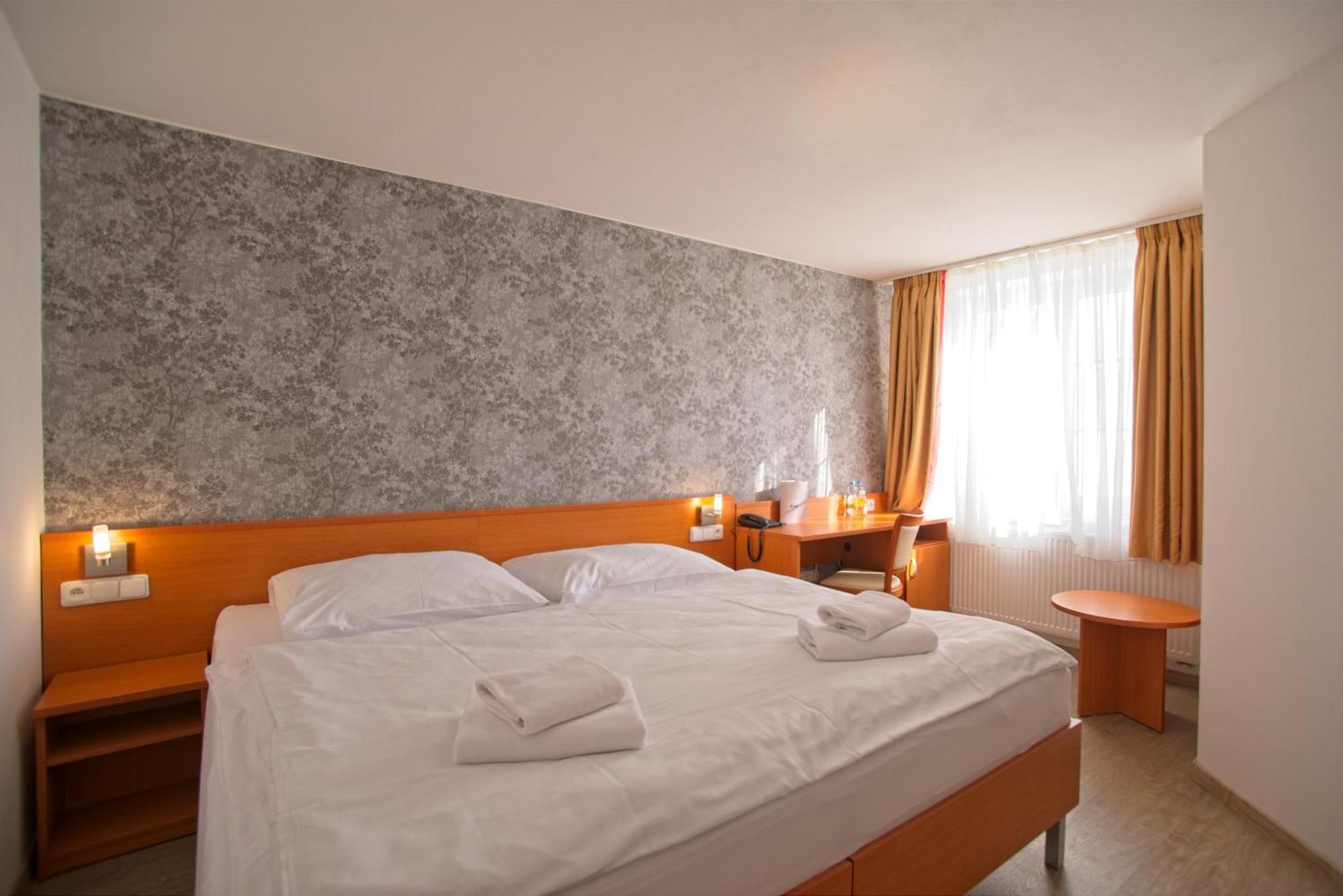 Wine Wellness Hotel Amande Hustopeče エクステリア 写真